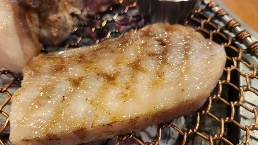 Thick slab of Jeju black pork geun-gogi