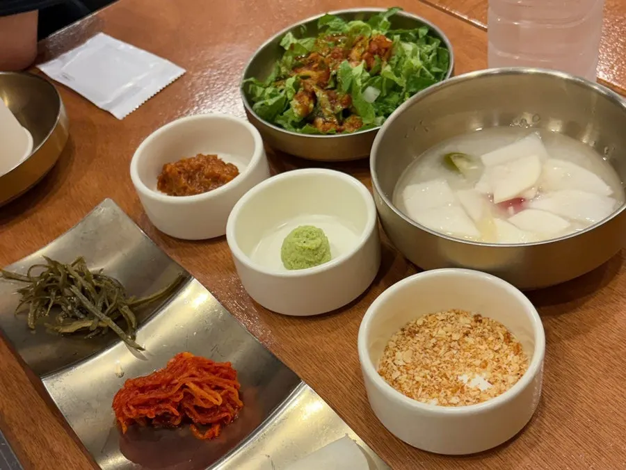 Table set with wrap vegetables and basic side dishes