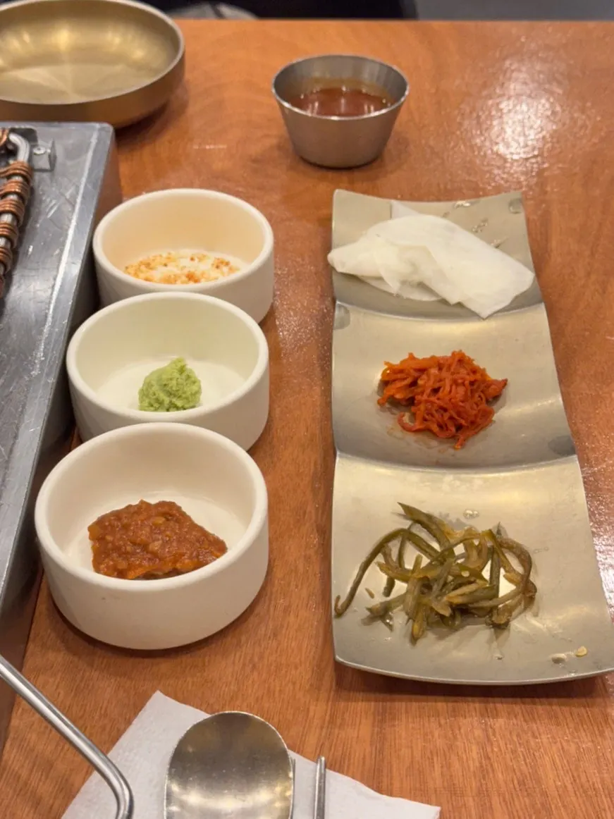 Dongchimi, mu-saengchae, and other side dishes to pair with the meat