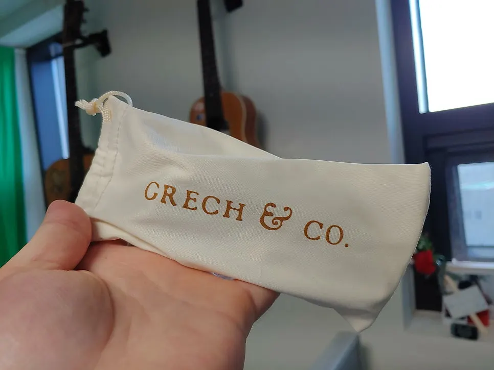Children’s sunglasses and pouch