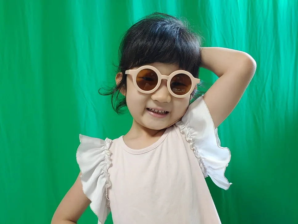 Children’s sunglasses with UV400 protection