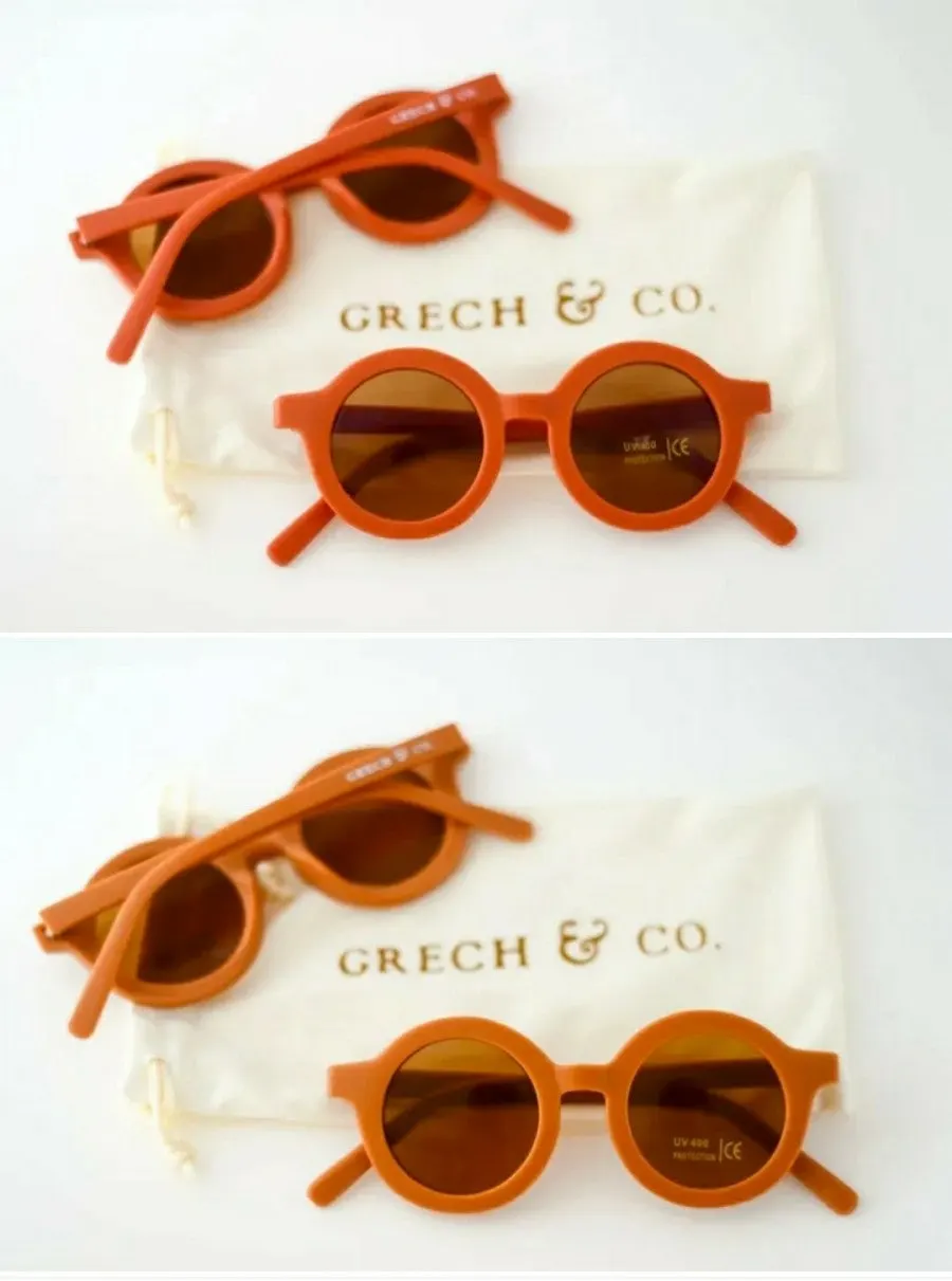 Eight-color selection of children’s sunglasses