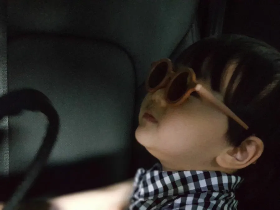 Wearing sunglasses in the car