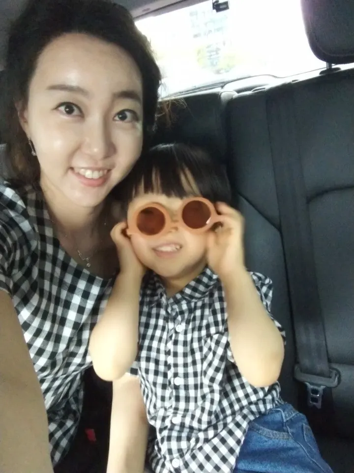 Cloth pouch for sunglasses