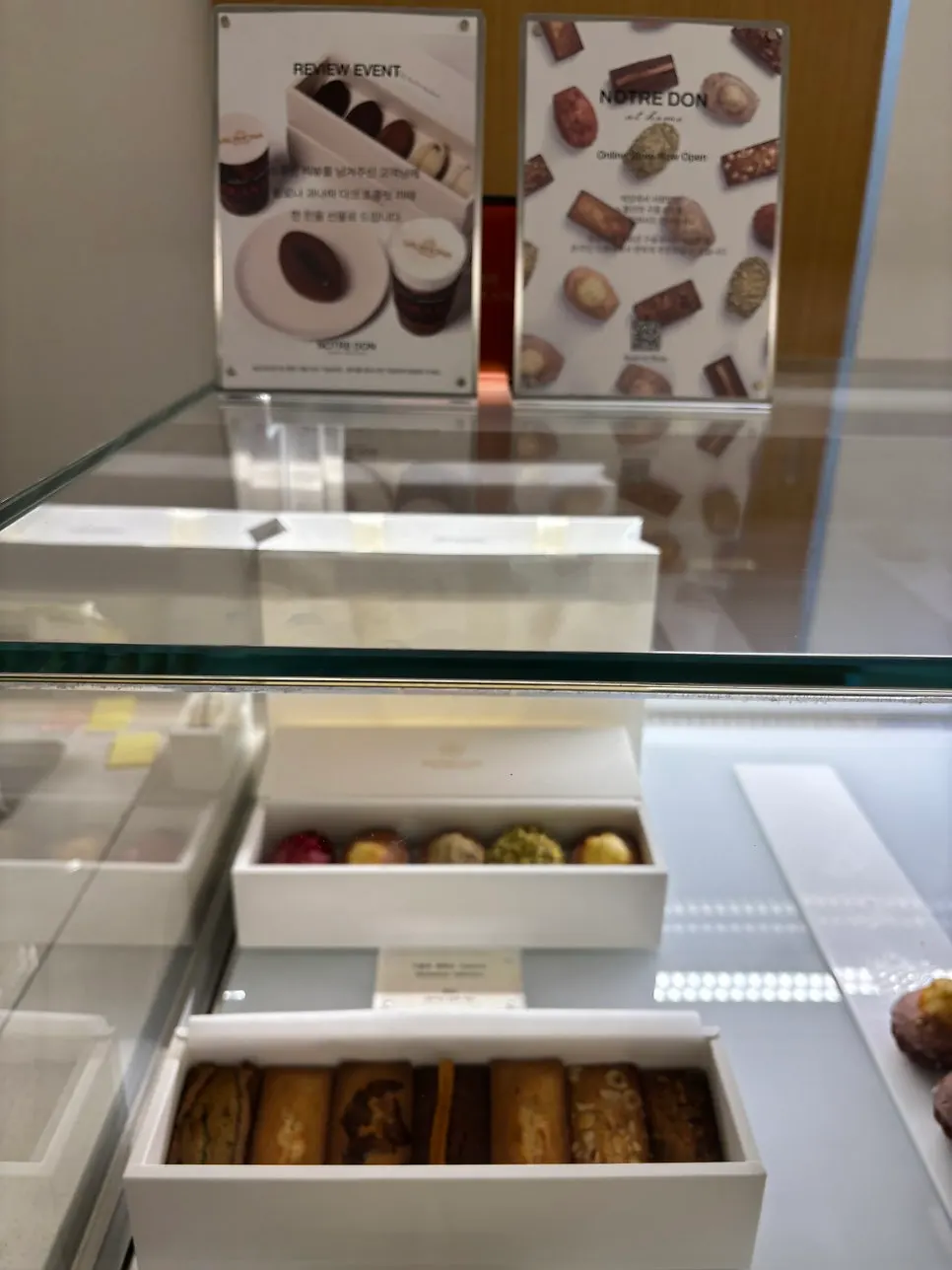 A neatly packaged Notldun gift box