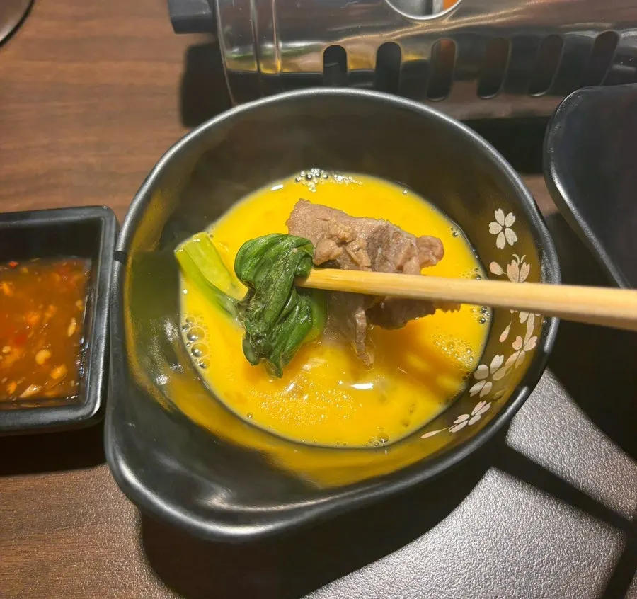 스키야키와 함께 나온 날달걀