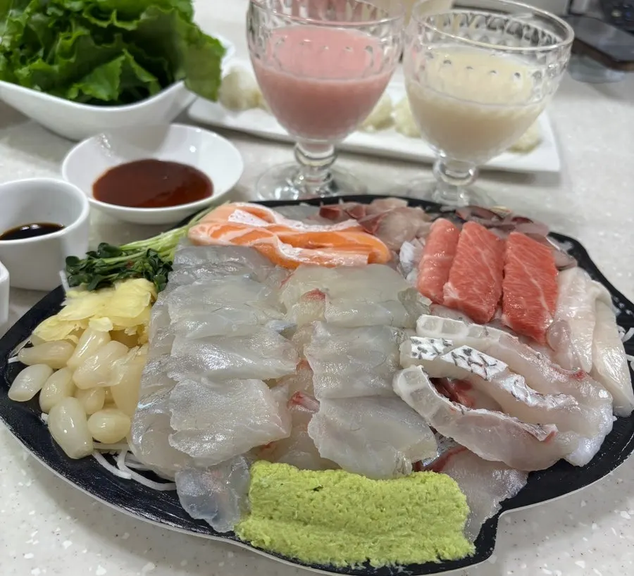 집에서 차린 회와 초밥 상차림