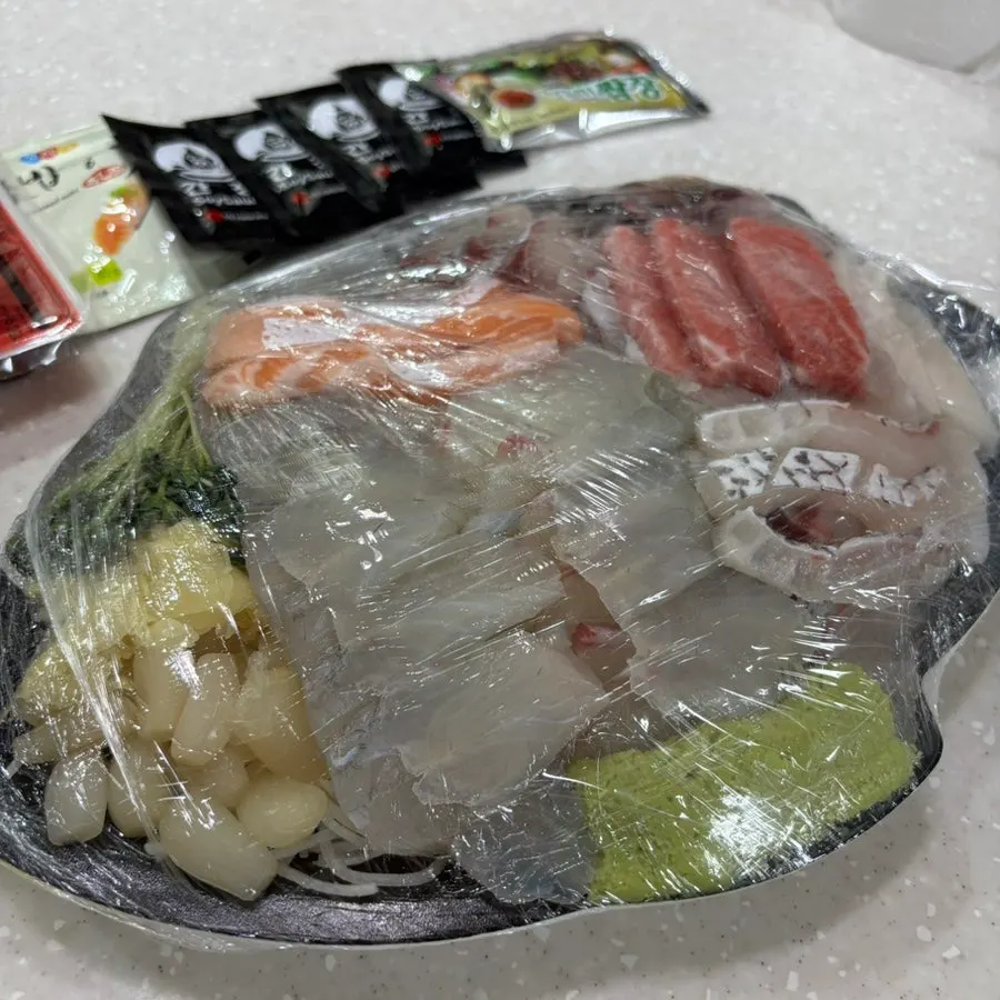 노량진수산시장 회 포장 마무리 사진
