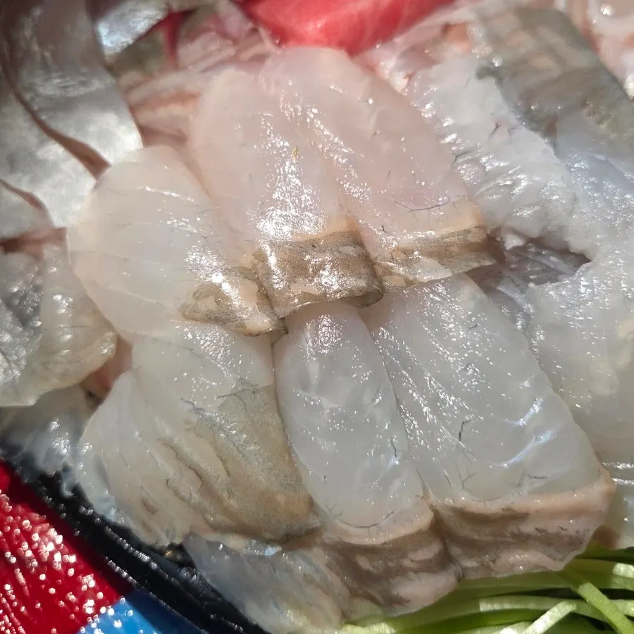 Thawed tuna sashimi