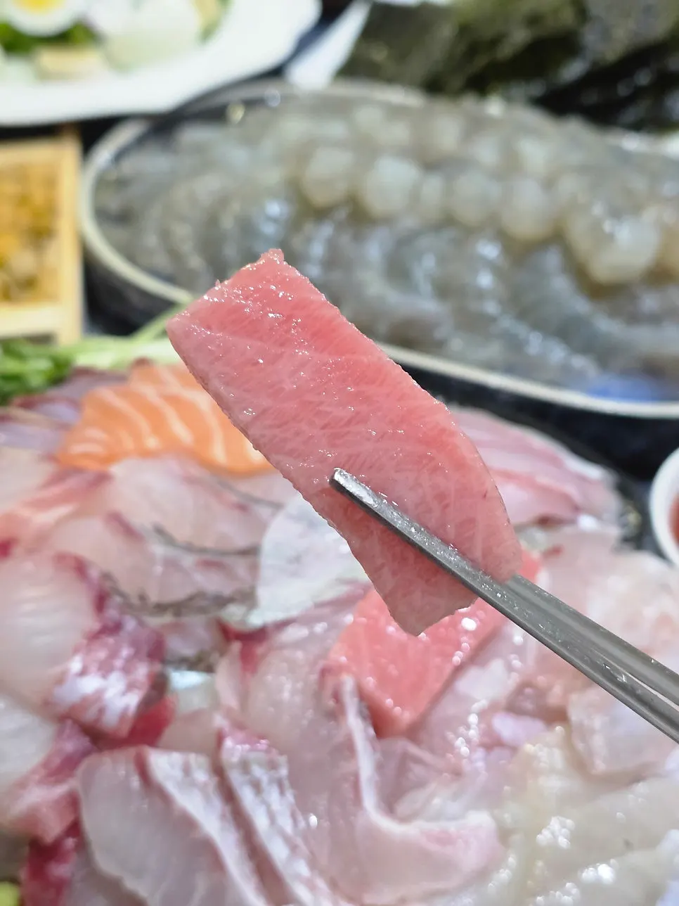 두툼하게 썰린 대참돔과 농어회