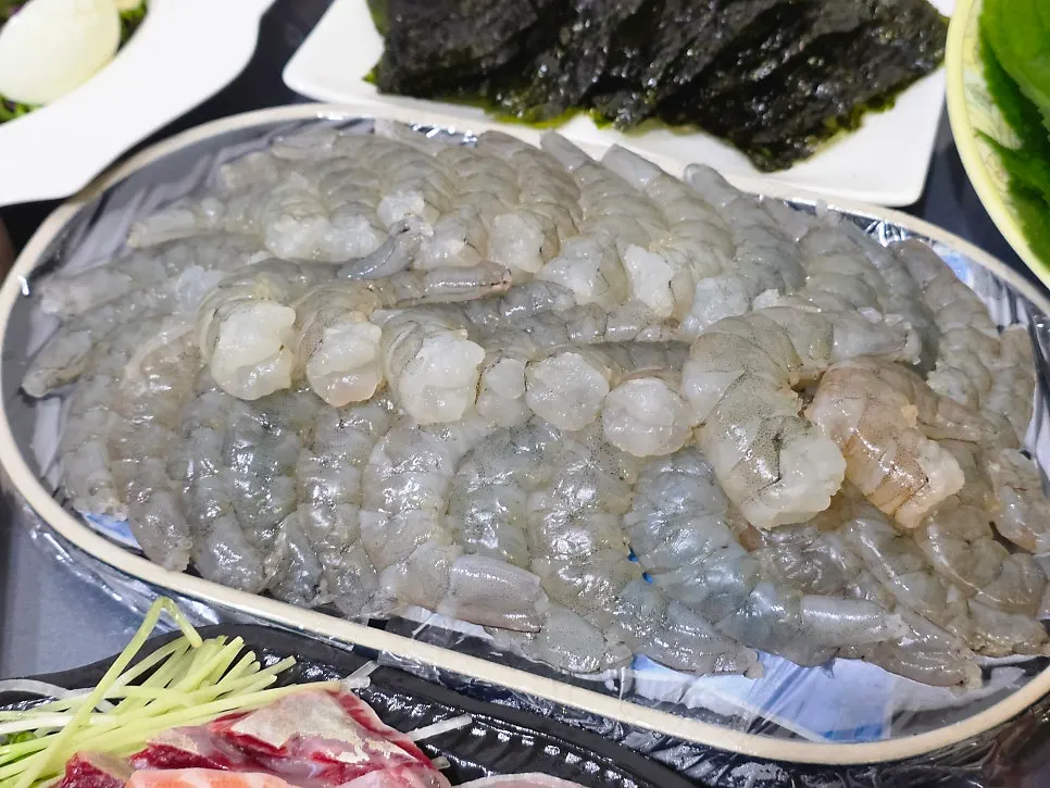수산시장 2층에서 구매한 생새우