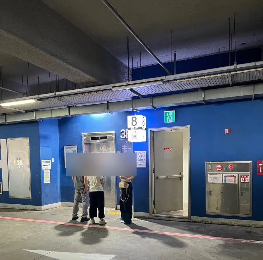 Interior view of the store at Noryangjin Fisheries Market