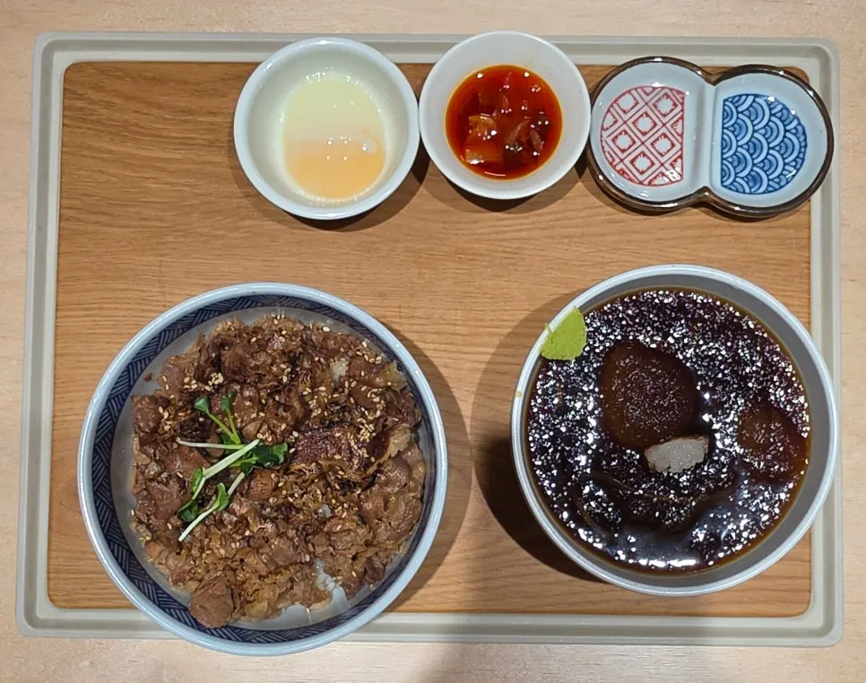 밑반찬 단무지와 김치