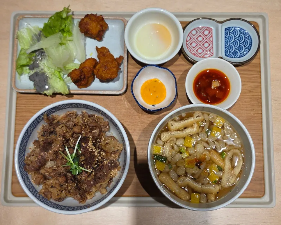 살얼음 뜬 냉모밀과 수란