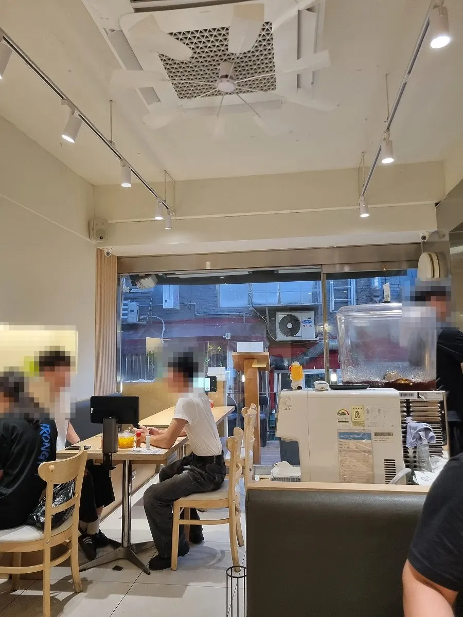 Solo seating for eating alone at Gyudongjip
