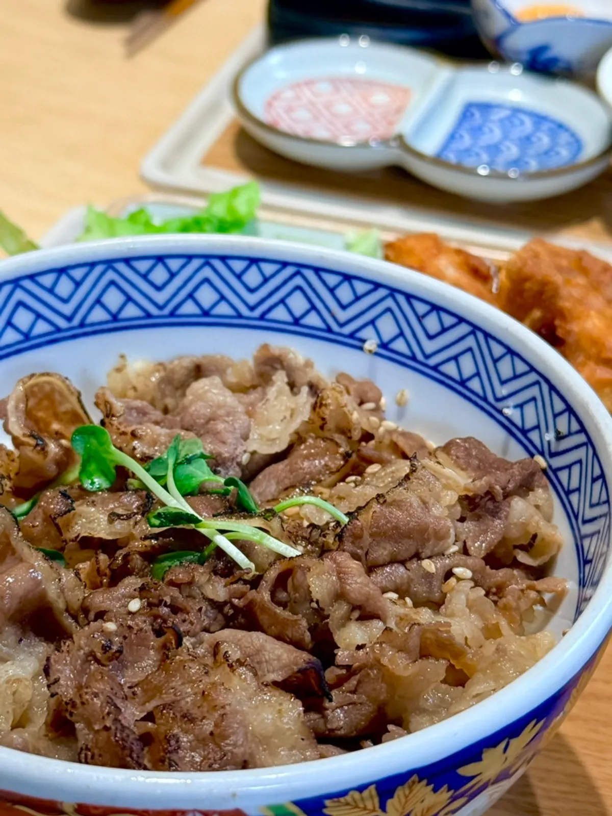 Gyudon han-sang rice bowl piled high with beef