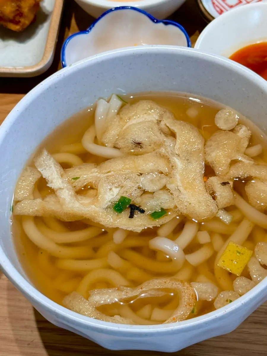 Warm broth of the mini udon