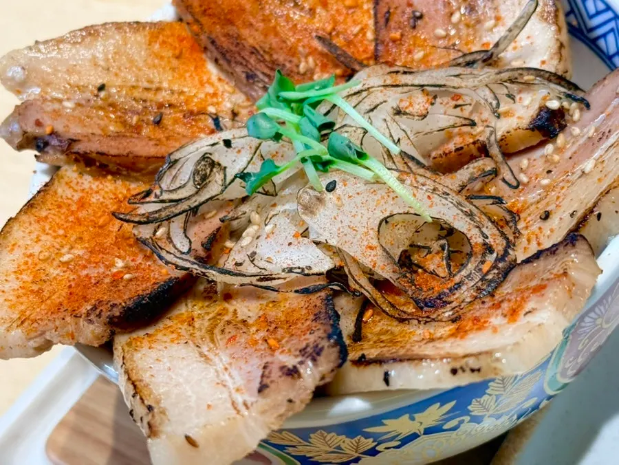 Chashu moved onto a separate plate