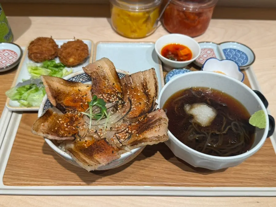 Full spread of Japanese rice bowls at Gyudongjip in Noryangjin