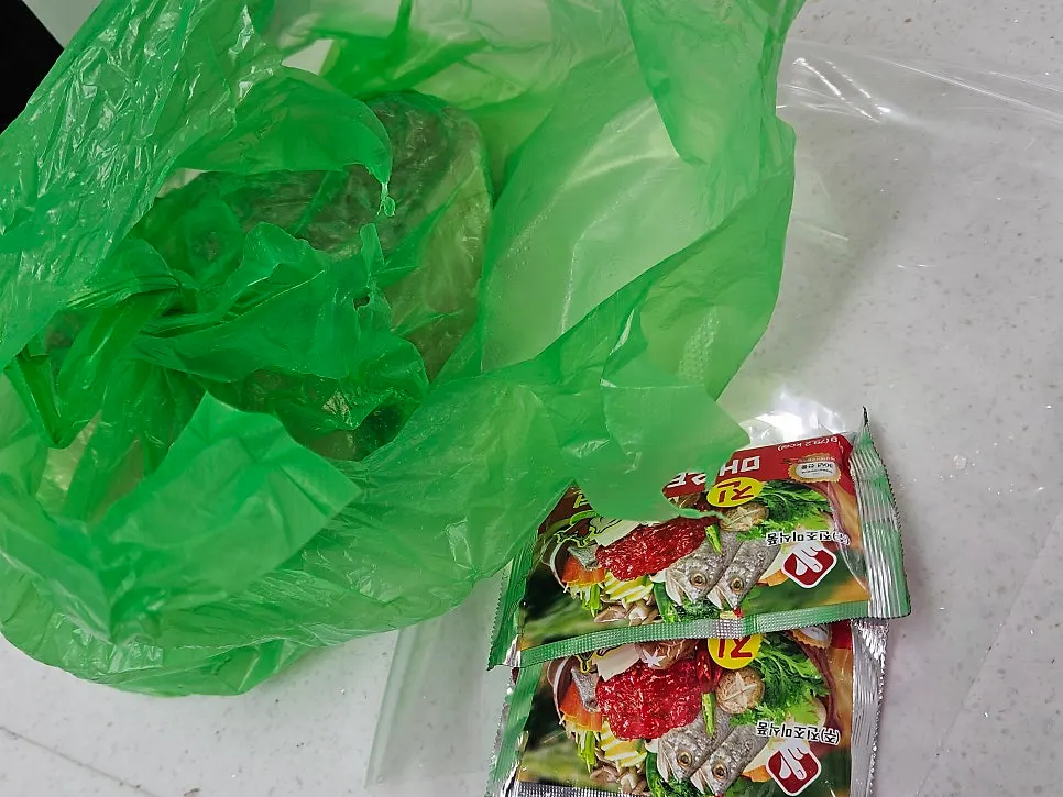 함께 포장한 매운탕거리