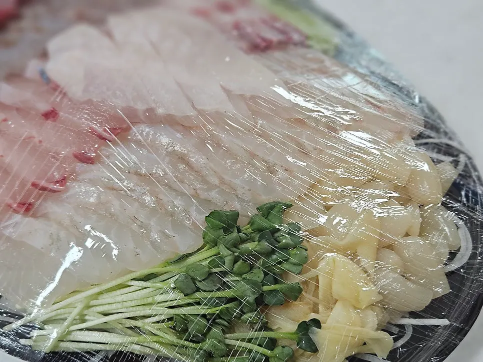저녁에 꺼낸 전갱이모듬회