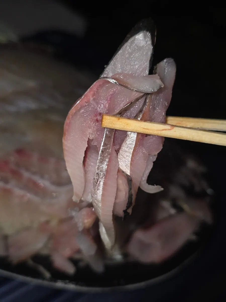 기름기 오른 회 한 점