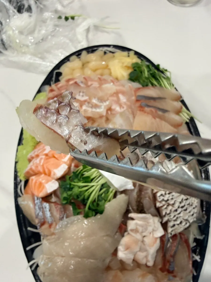 Various thick-cut white-fish sashimis