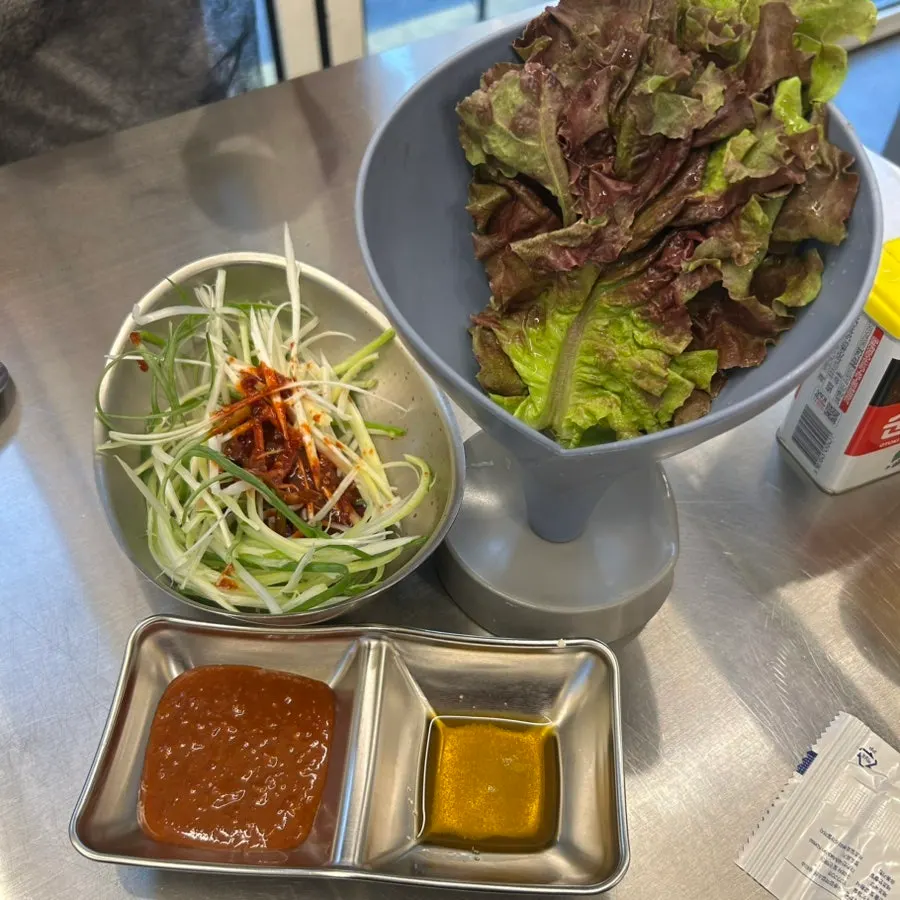 파절이 상추 쌈장 기름장 기본 반찬 상차림