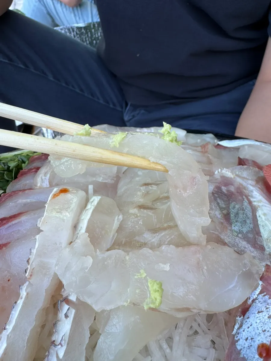 식사를 마치고 정리한 피크닉 자리