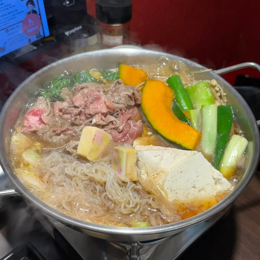 Sukiyaki with mushrooms and tofu