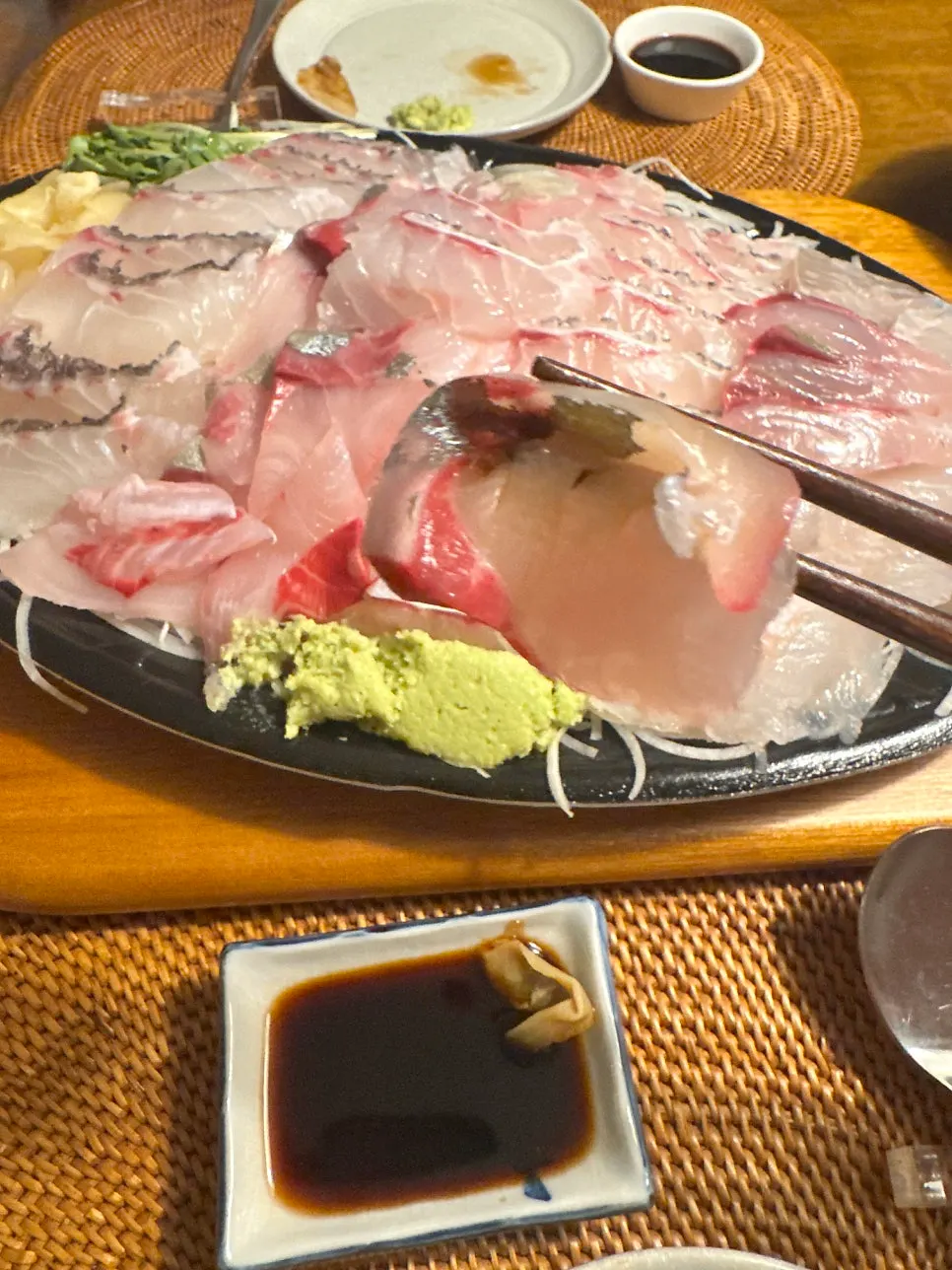 줄무늬 전갱이 회 한 점