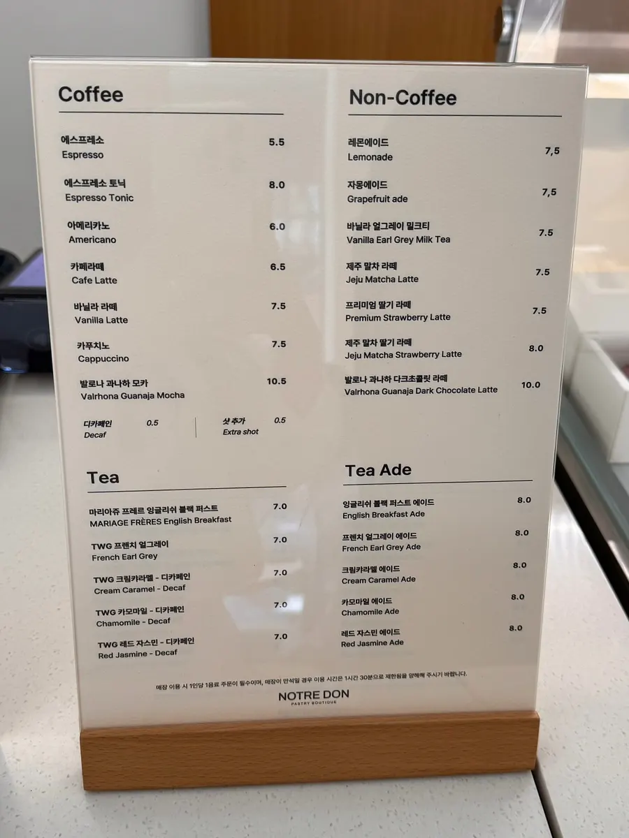 Notldun desserts lined up by type