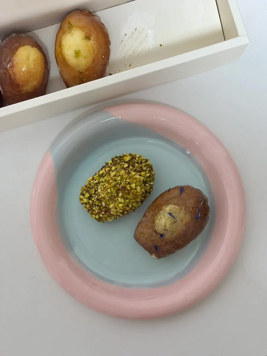 Five madeleine flavors in the box