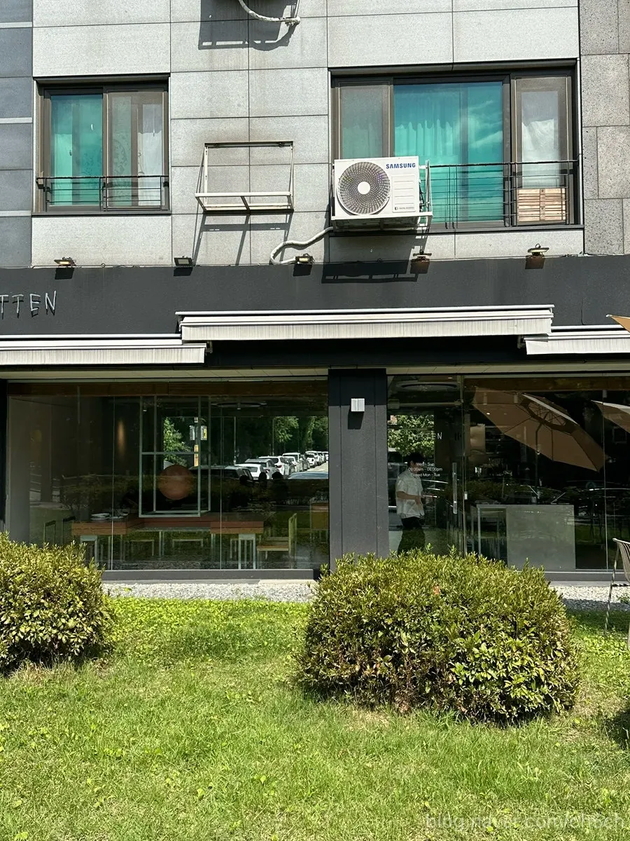 노튼 매장 내부 공간