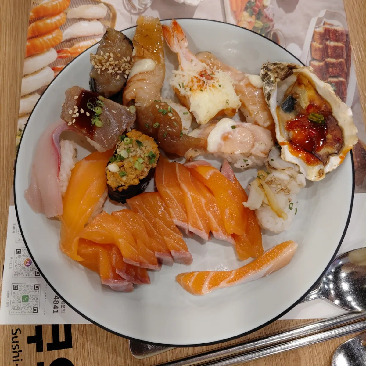 Raw salmon sashimi on a plate