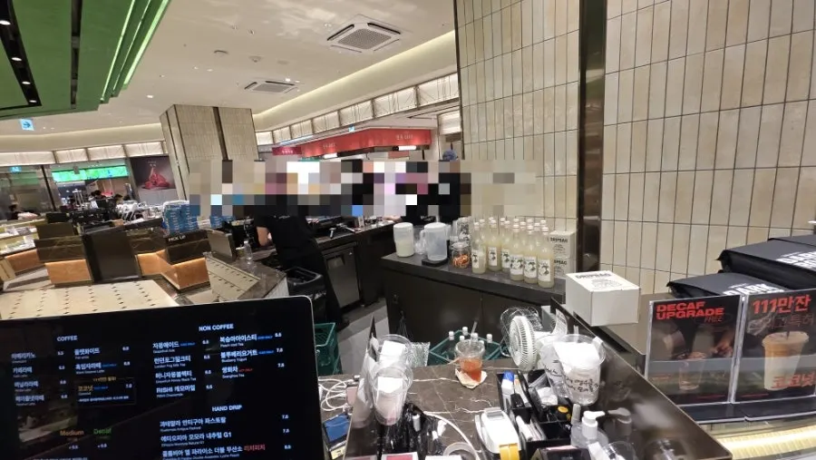 Jeong Ji-young Coffee Roasters location in the B1 Food Hall
