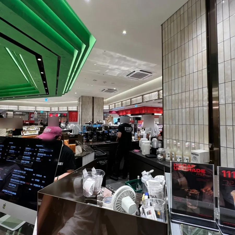 Coffee being brewed at the Jeong Ji-young Coffee Roasters bar