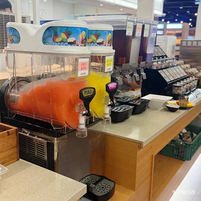 広くて清潔なクウクウ ノウォン店の店内