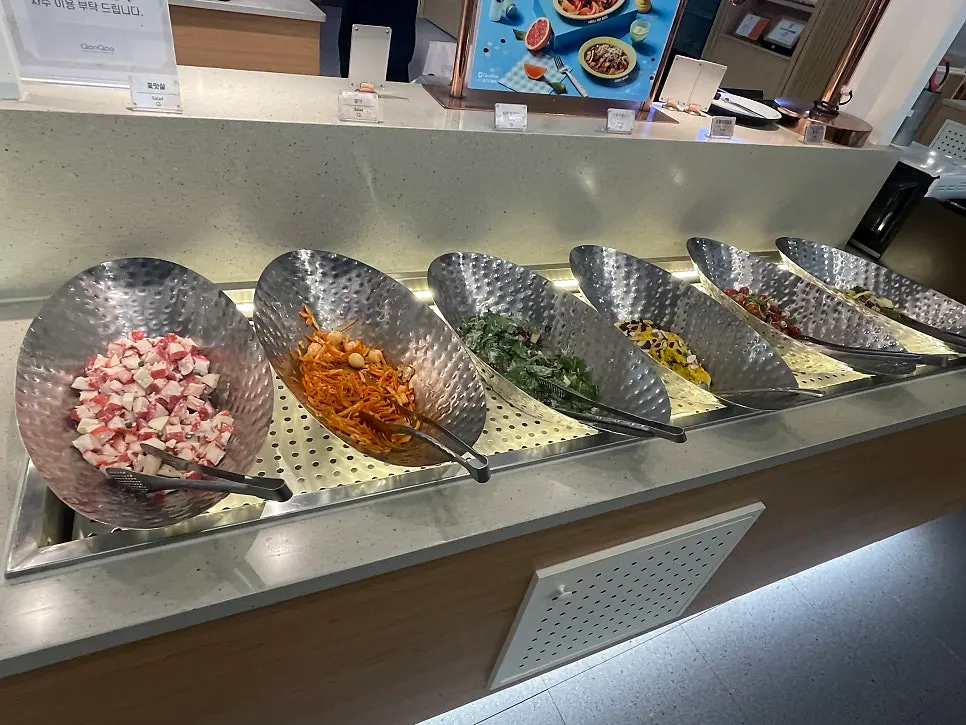 Overview of the buffet hall at Kuu Kuu Nowon Branch