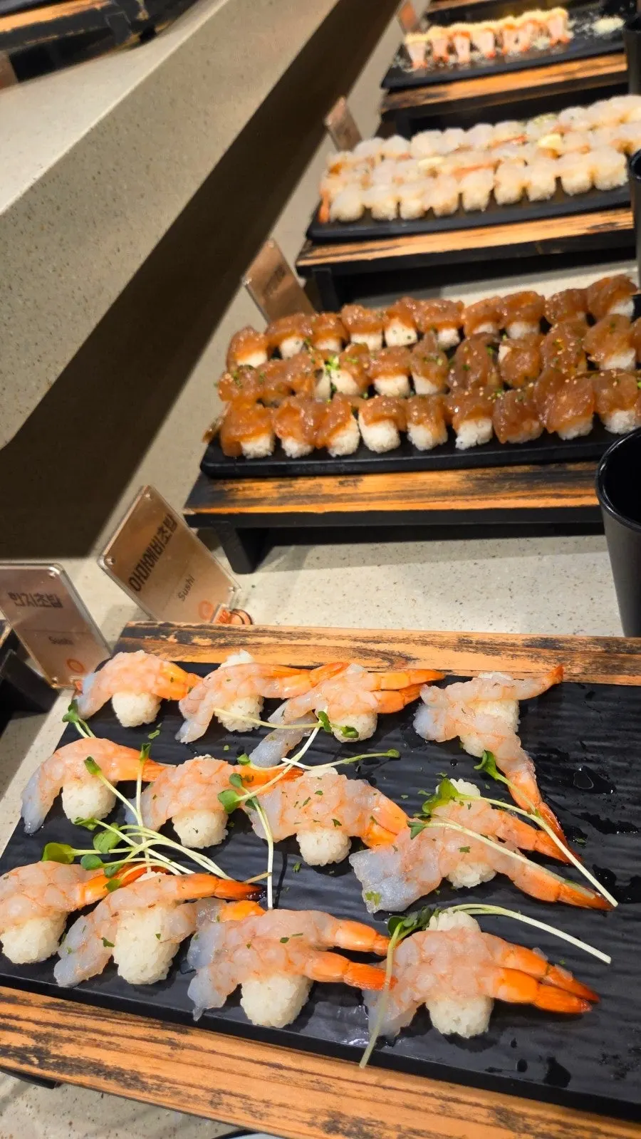 Kuu Kuu Nowon Branch menu corner display