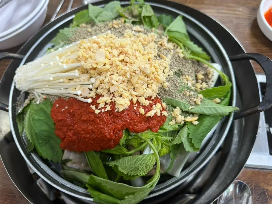 Gamjatang broth with perilla seed powder