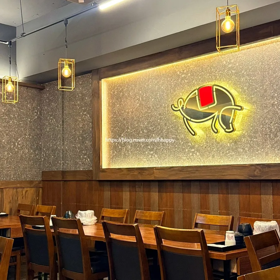 Restaurant area with group seating