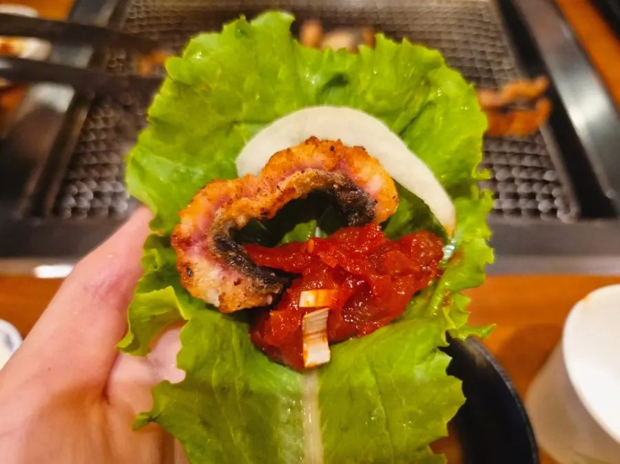 Grilled eel dipped in salt