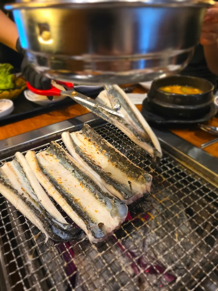 A tray of eel grilled by staff