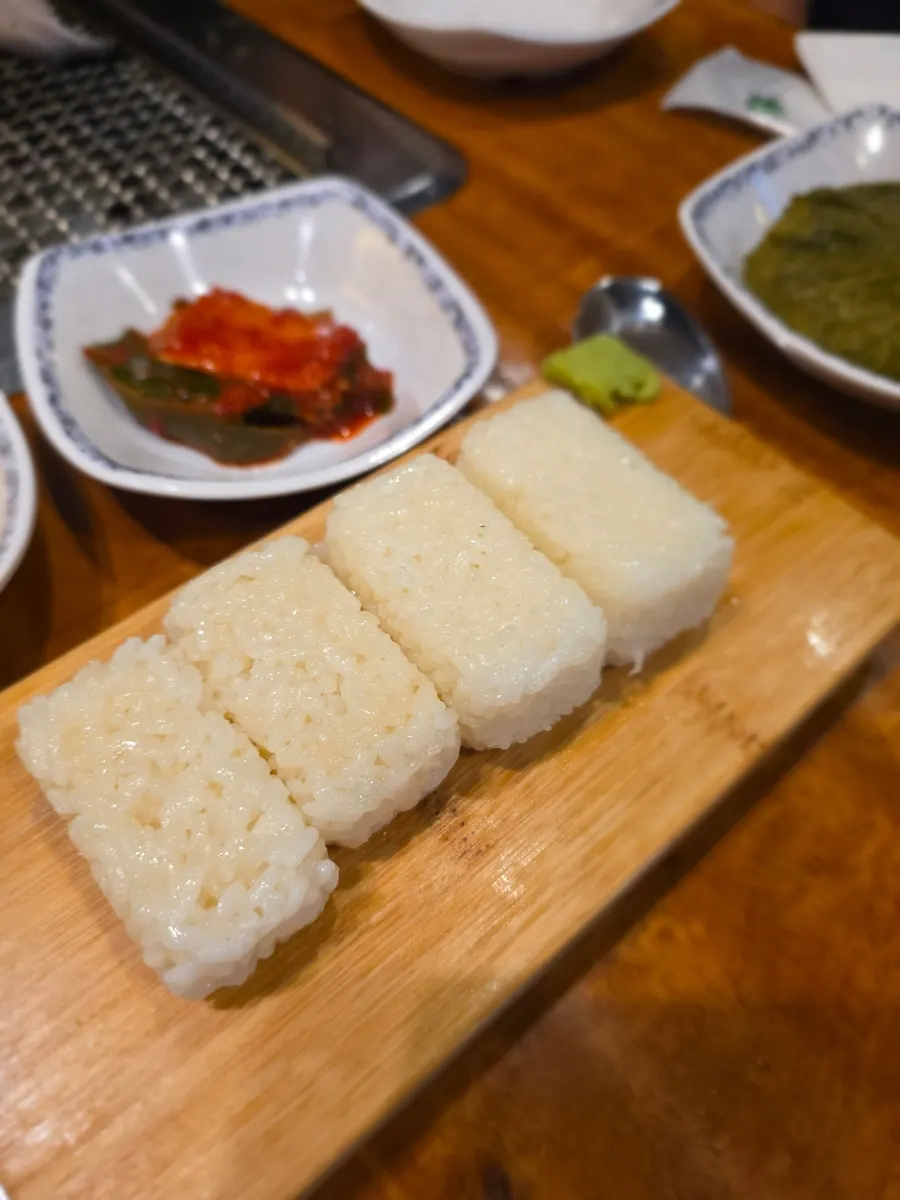 Table set with eel and side dishes