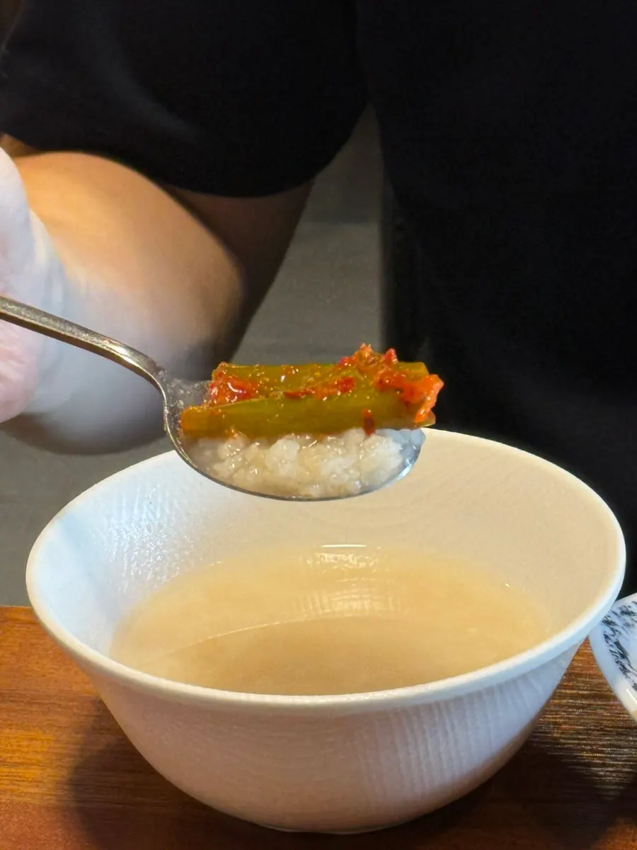 파김치를 올려 먹는 후식 누룽지
