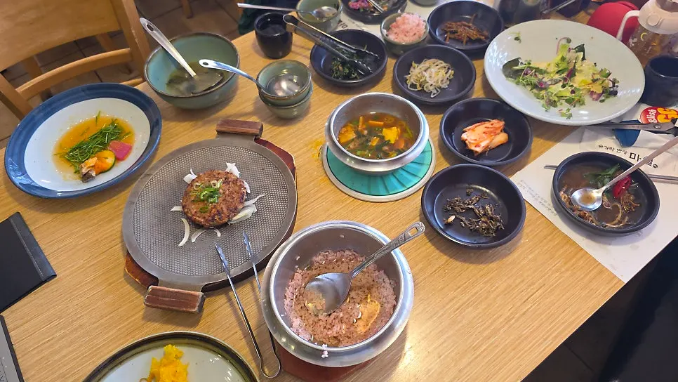 Well-seasoned braised short rib and tteokgalbi
