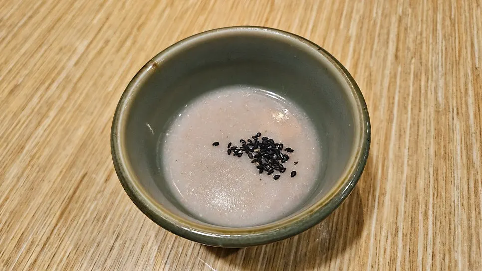 코스 첫 메뉴 율무벚꽃죽