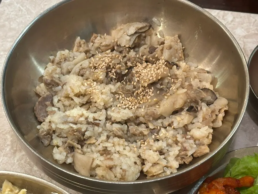 Ugeoji soybean paste soup and hanwoo radish rice