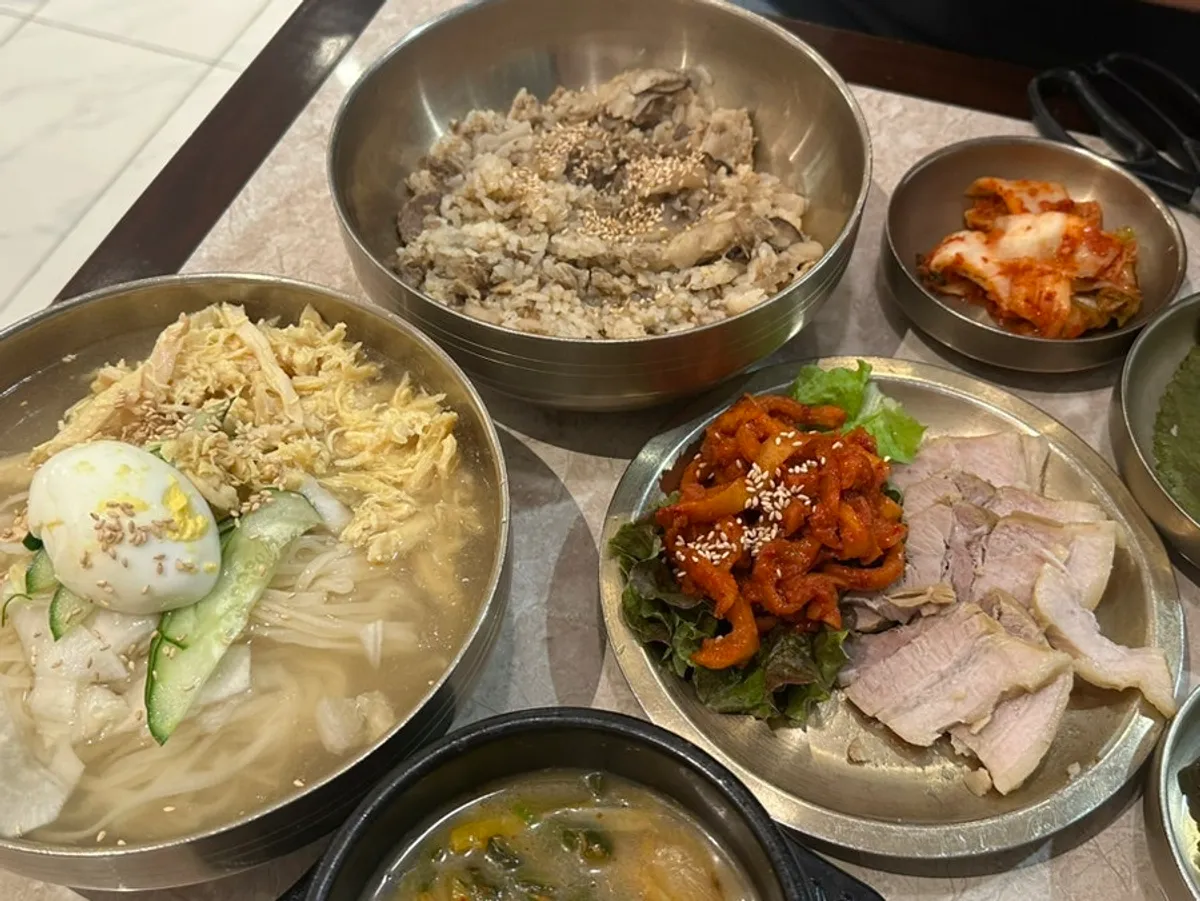 Chogye guksu with refreshing chilled broth